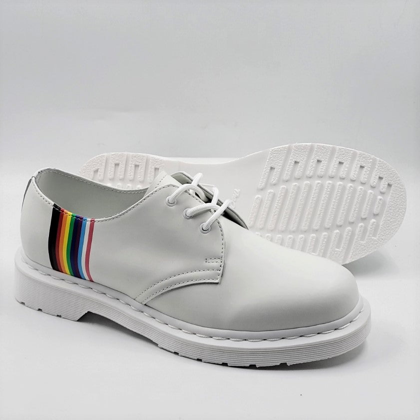 dr martens white shoes